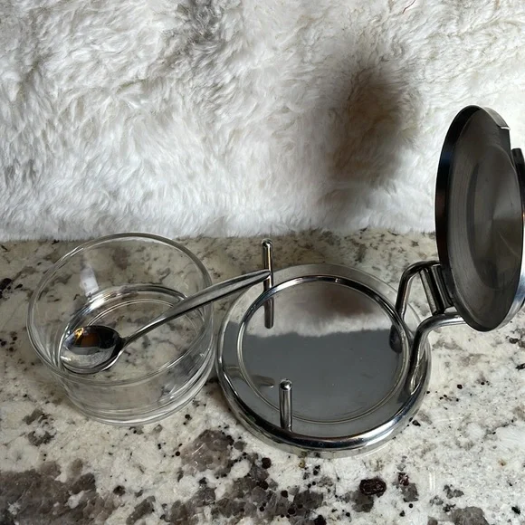 Vintage Parmesan cheese dish with spoon - Picture 5 of 6